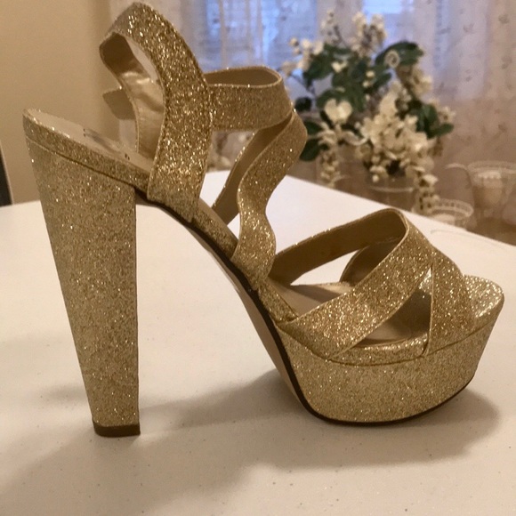 Women’s size 10 shoes - Picture 3 of 8